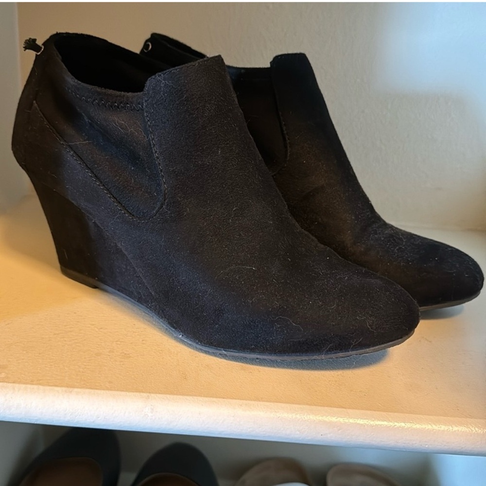 Elegant Black Wedge Ankle Boots size 9